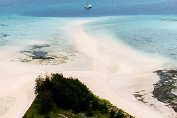 Cruise Boat Island Spot