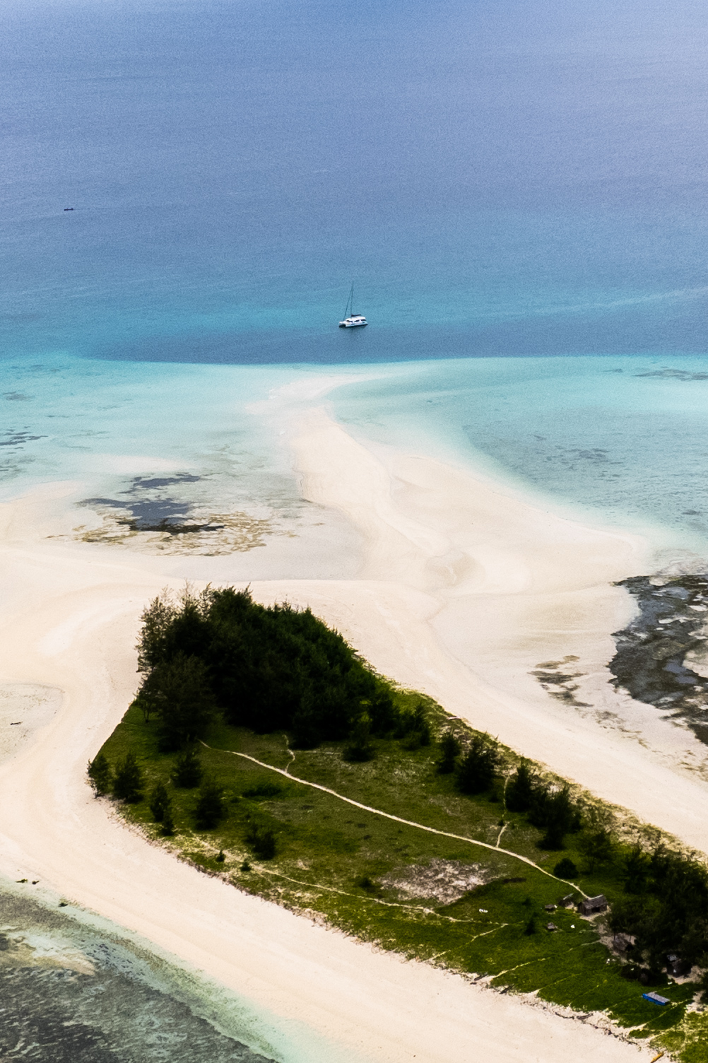 Cruise Boat Island Spot