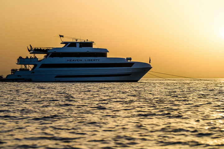 Kite Safari Boat Sunset